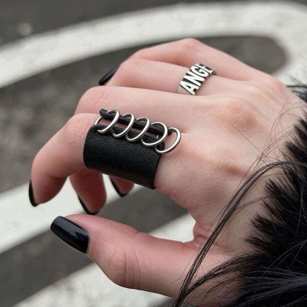 Cincin Kulit Hitam Bergaya Pun - Street Fashion Rings ulasan dan harga